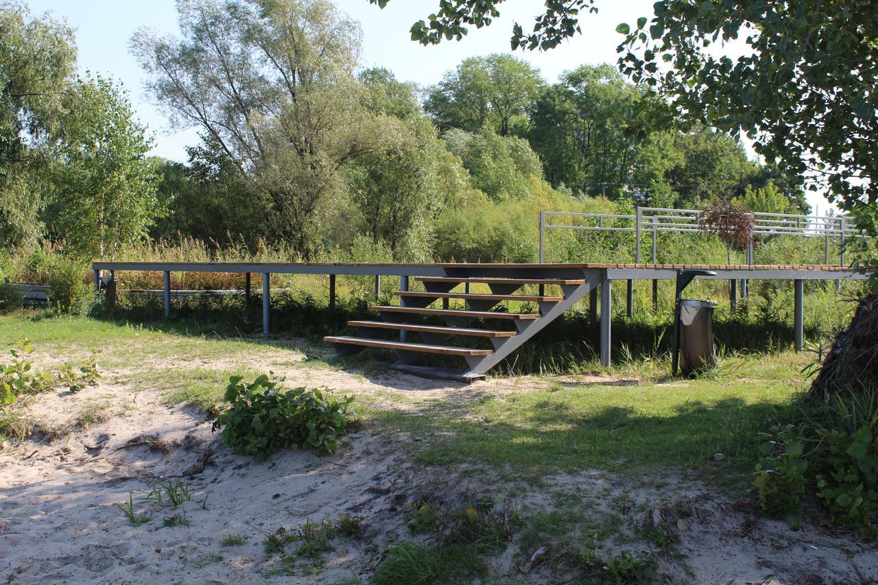 Hotel-complex Mizh Triokh Ozer * Svityaz'