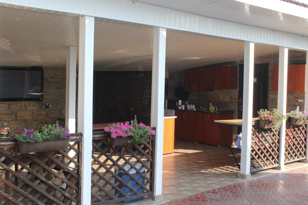 Hotel-complex Mizh Triokh Ozer * Svityaz'