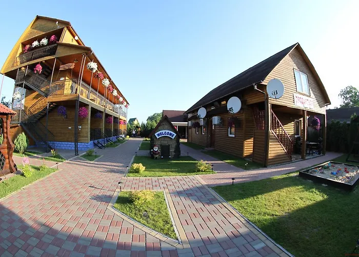 Hotel-Complex Mizh Triokh Ozer
