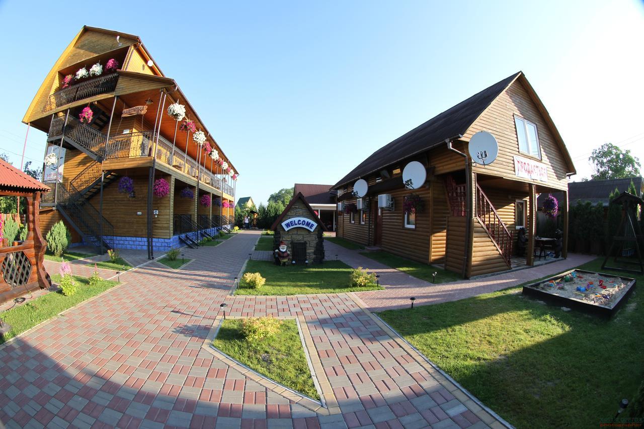 Hotel-complex Mizh Triokh Ozer * Svityaz'