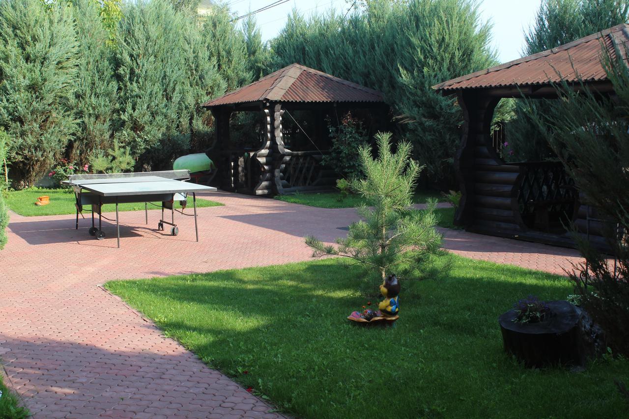 Hotel Hotel-complex Mizh Triokh Ozer *